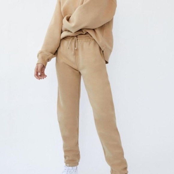 Aritzia Pants - Aritzia Super World™ THE SUPER FLEECE™ Oversized Sweatpant